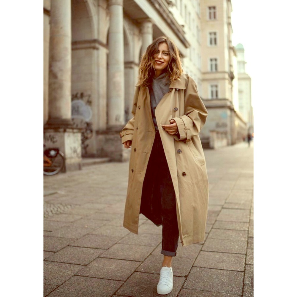 London Fog Ryan Sz 2 pet. Trenchcoat.